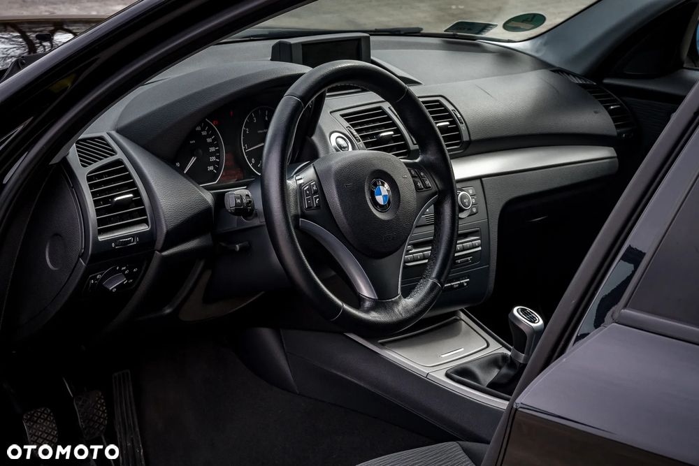 BMW Seria 1 116i - 25