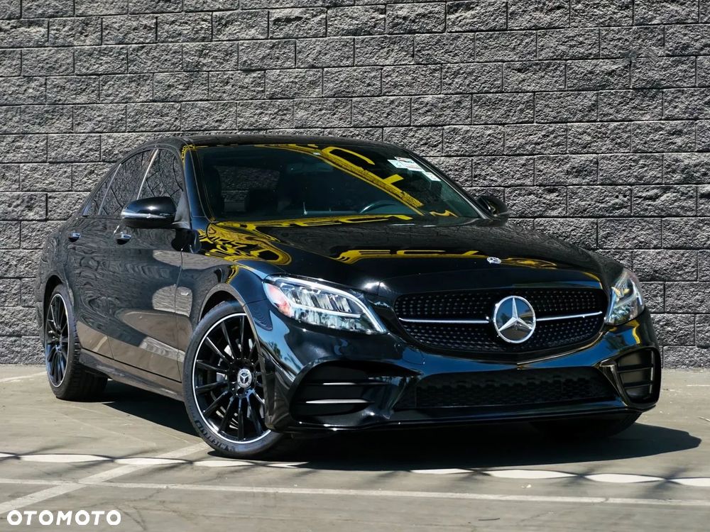 Mercedes-Benz Klasa C 300 9G-TRONIC AMG Line - 2