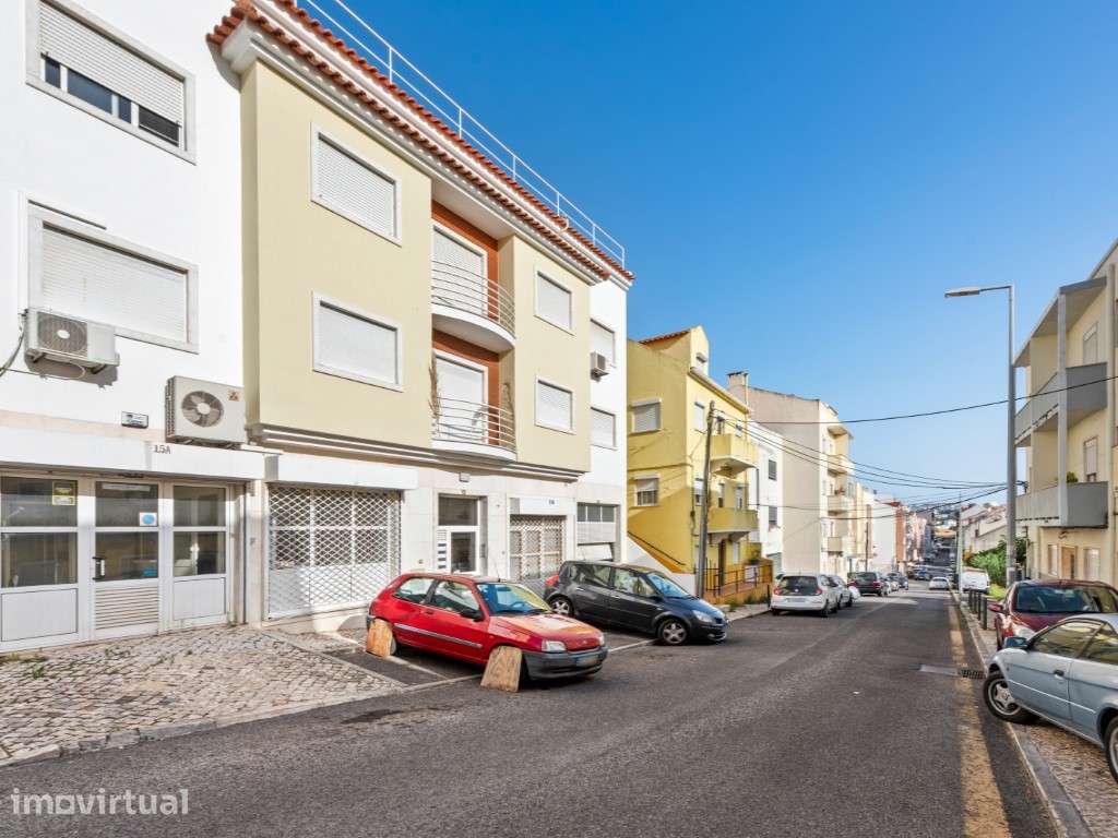 Loja - armazém localizada no centro da Brandoa. - Grande imagem: 3/27