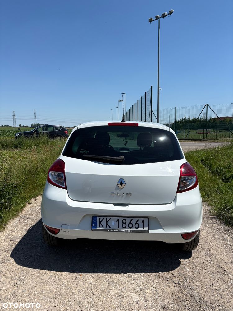 Renault Clio 1.2 16V Campus Authentique - 4