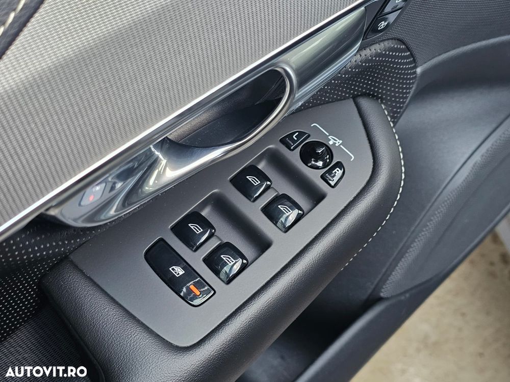 Volvo XC 90 B5 D AWD Geartronic RDesign - 33