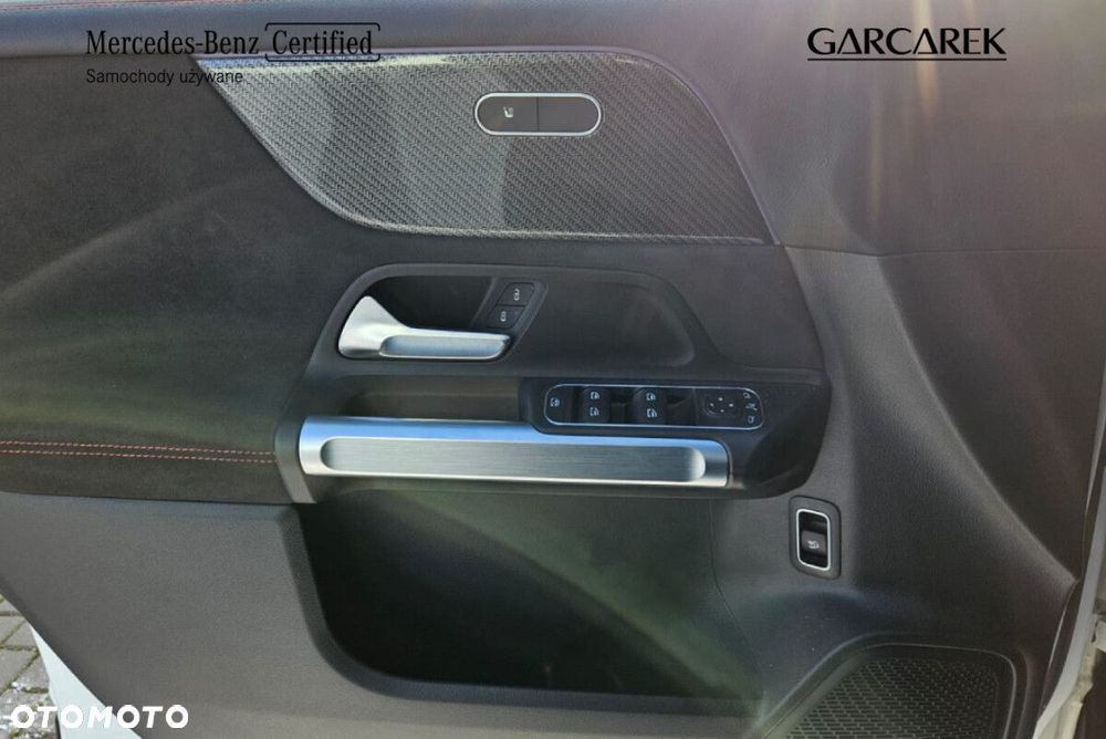 Mercedes-Benz GLB - 17