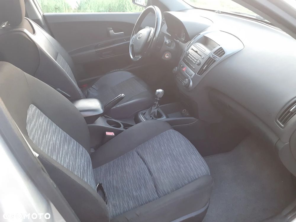 Kia Ceed 1.6 CRDi EX - 11