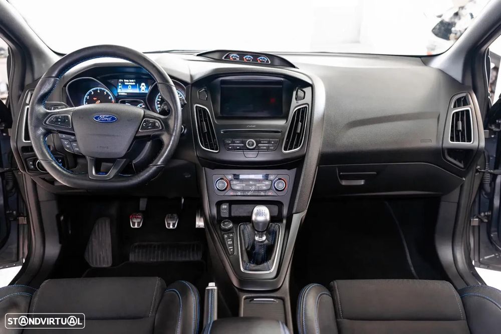 Ford Focus 2.3 EcoBoost RS - 57