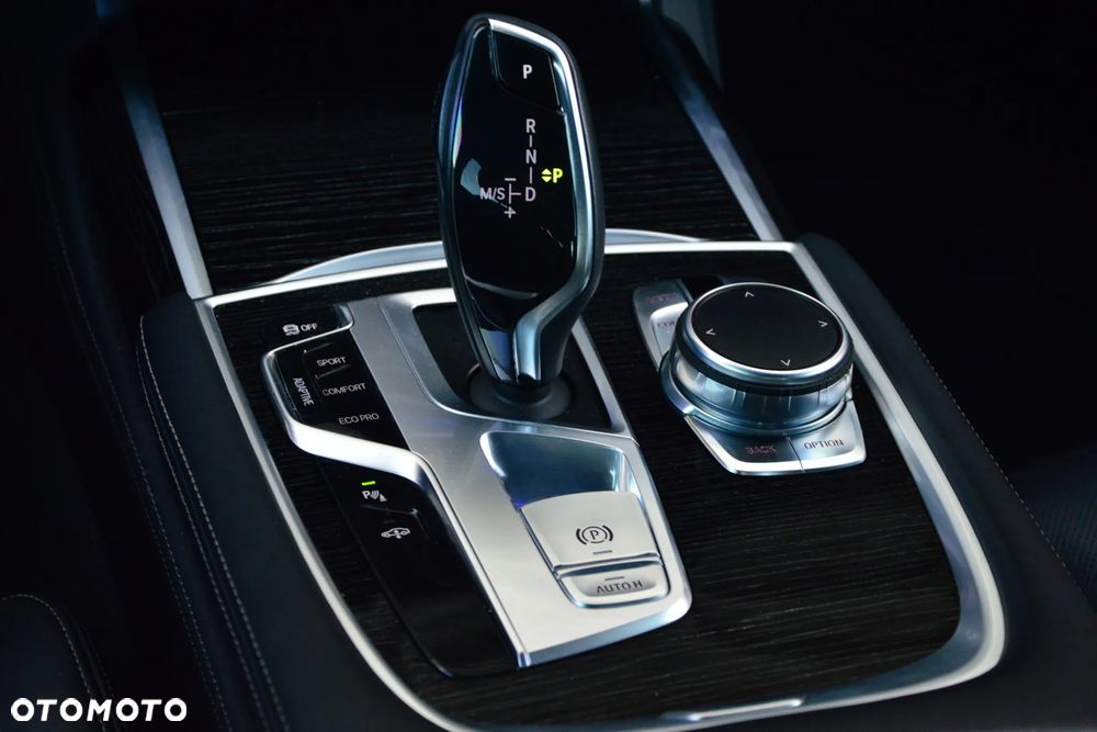 BMW Seria 7 750d xDrive - 22