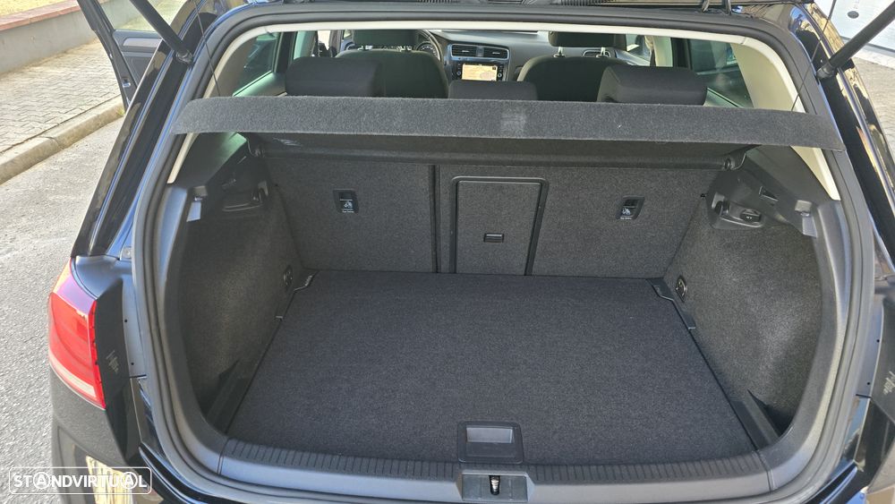 VW Golf 1.6 TDI Confortline - 22
