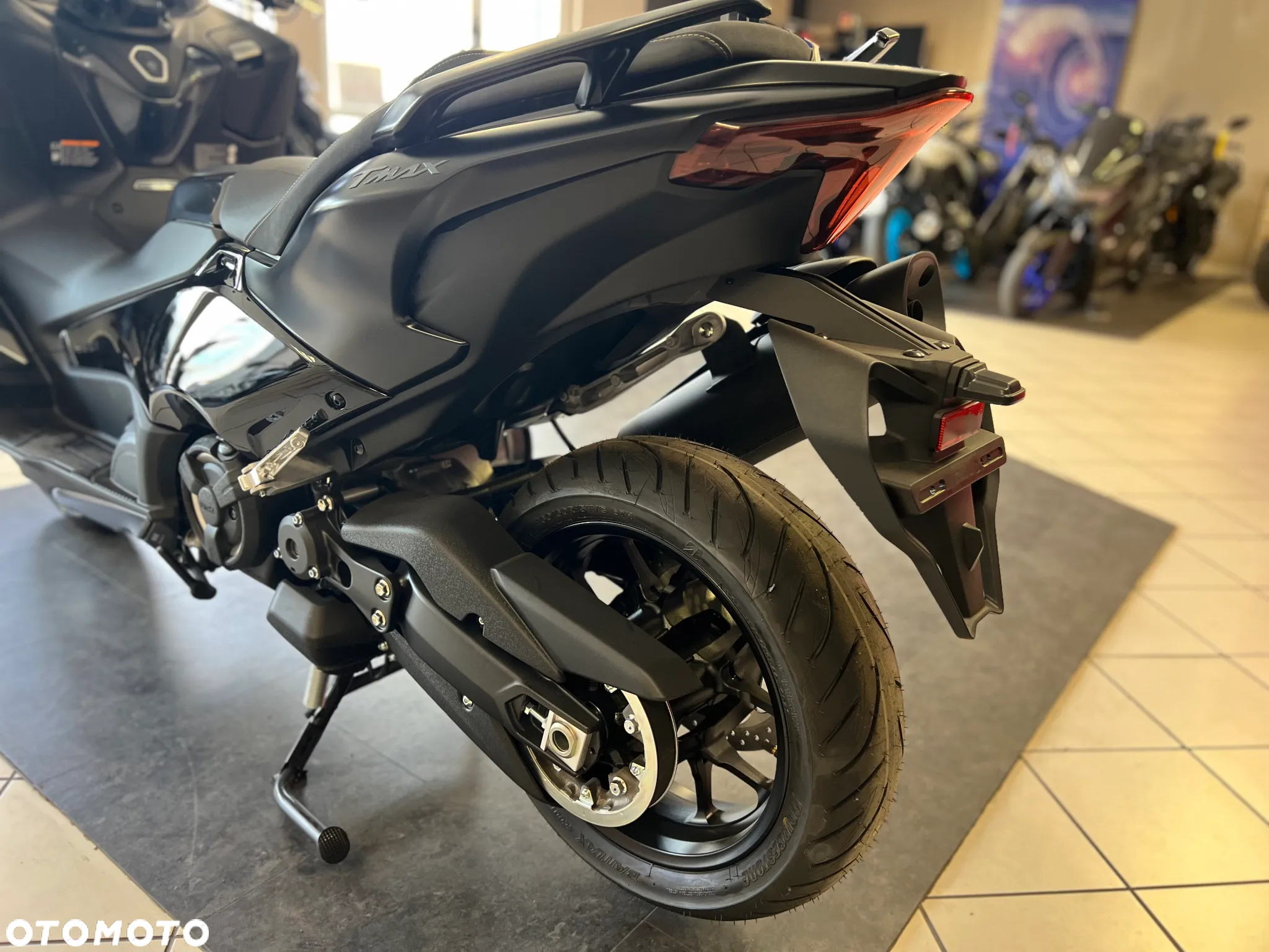 Yamaha Tmax - 10