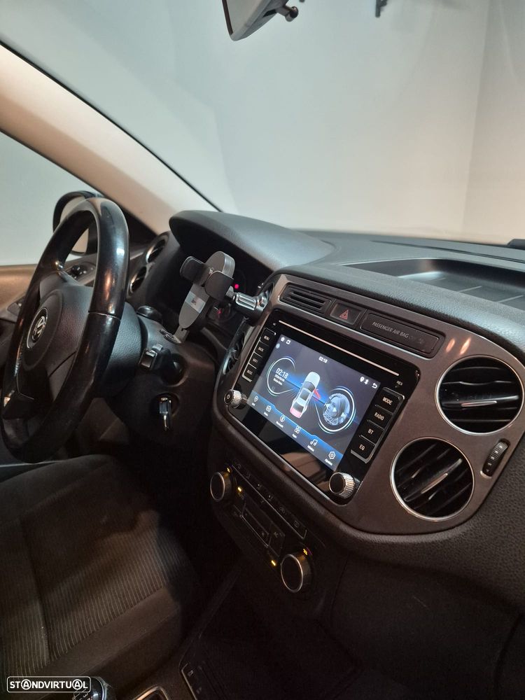 VW Tiguan 2.0 TDi DPF BlueMotion Trend & Fun - 8
