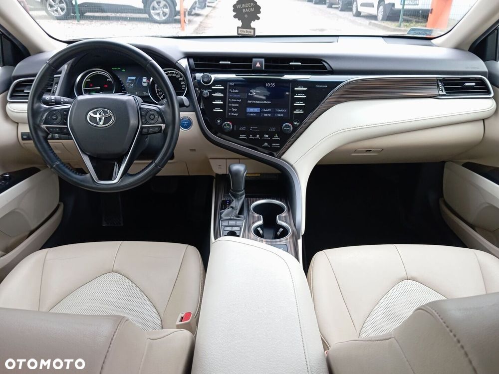 Toyota Camry 2.5 Hybrid Executive CVT - 3