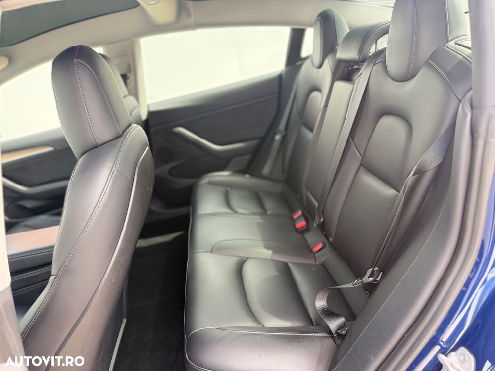 Tesla Model 3 - 17