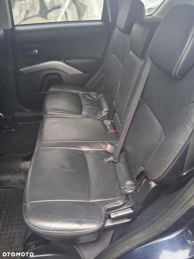 Mitsubishi Outlander - 17