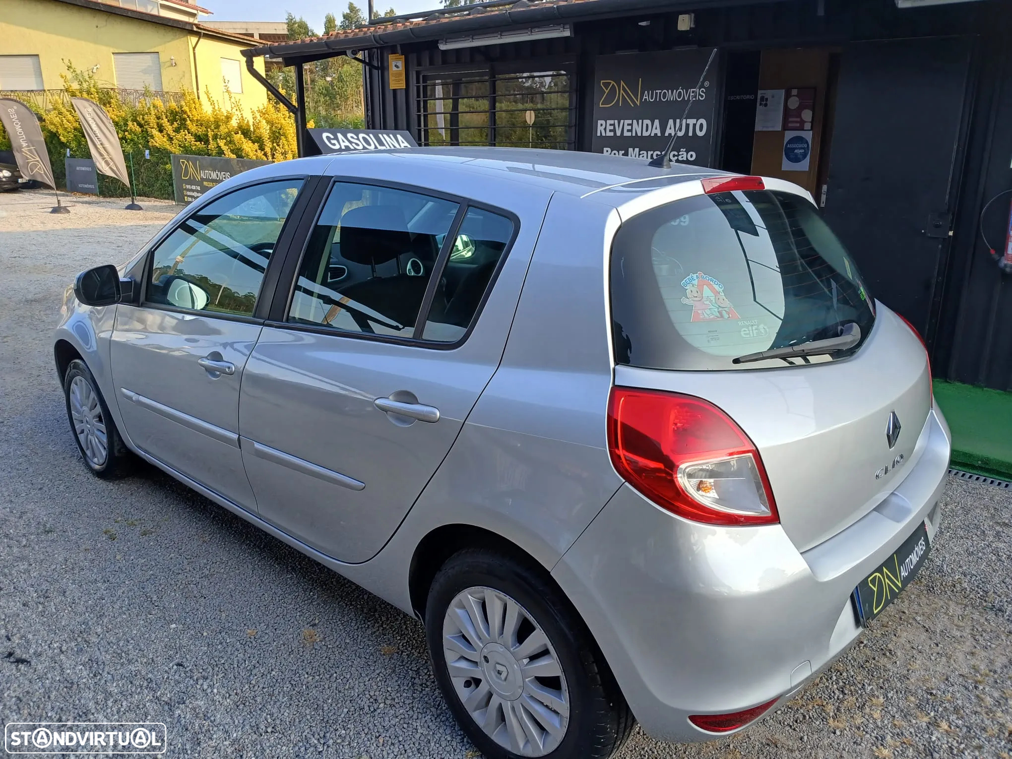 Renault Clio 1.2 16V Confort - 7