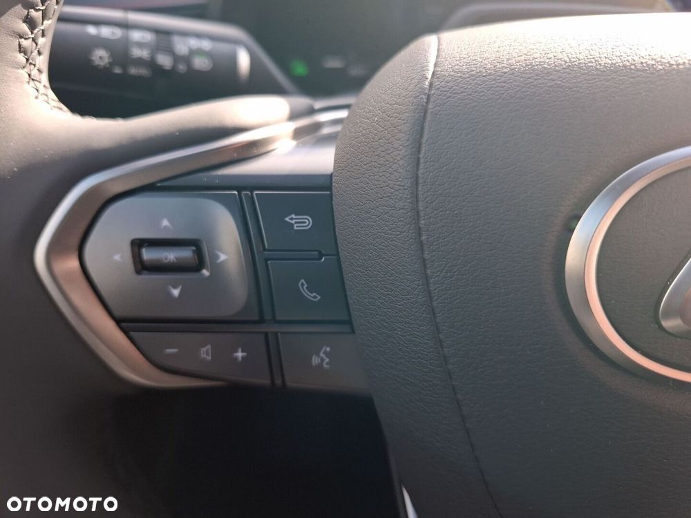 Lexus LBX 1.5 Hybrid Emotion - 36