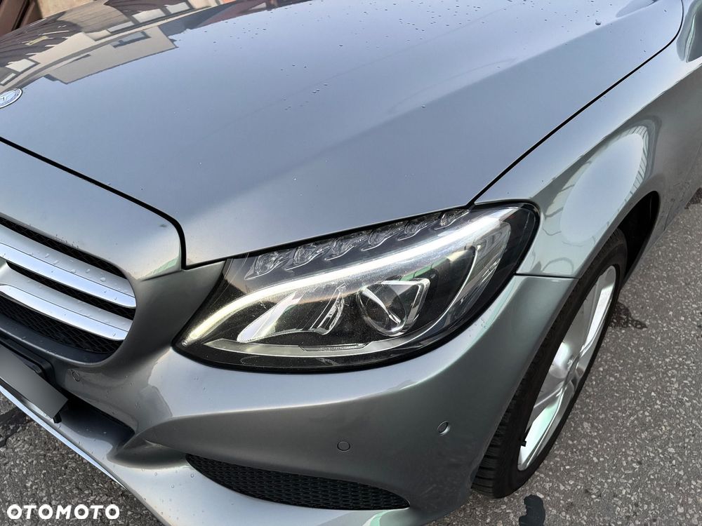 Mercedes-Benz Klasa C 180 7G-TRONIC Exclusive - 24