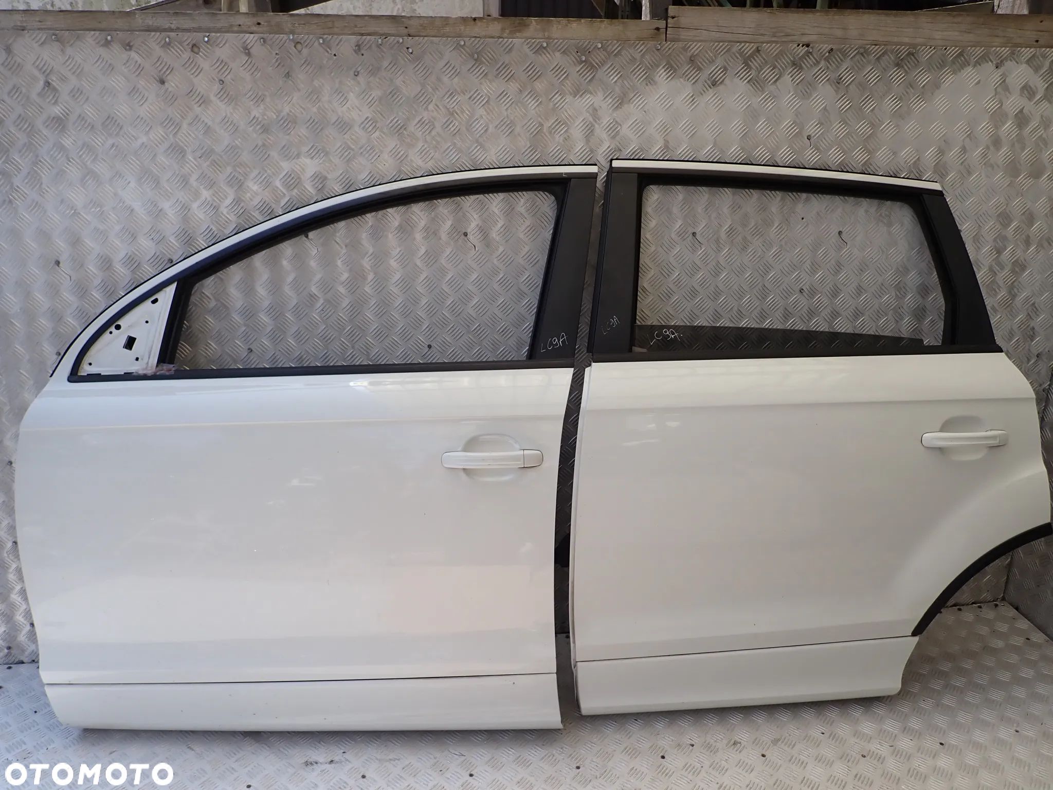 DRZWI LEWY PRZÓD / TYŁ AUDI Q7 4L KOD LAKIERU LC9A KOMPLET 1800 ZŁ - 1