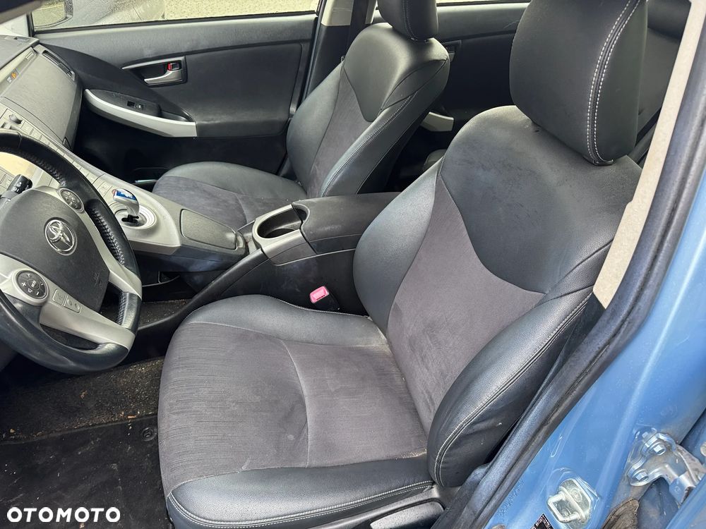 Toyota Prius Plug-in 1.8 HSD Prestige - 14
