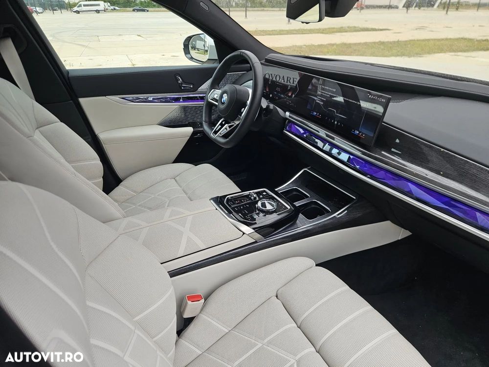 BMW Seria 7 740d xDrive MHEV - 21
