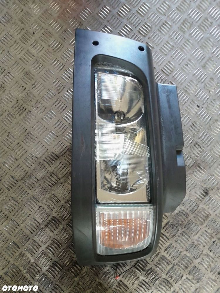 LAMPA REFLEKTOR PRZÓD PRZEDNIA PRAWA LEWA RENAULT MIDLUM DXI 220 DCI - 1