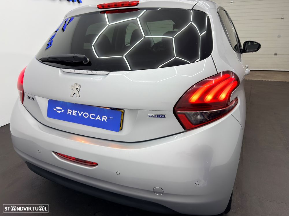 Peugeot 208 1.6 BlueHDi Style - 9