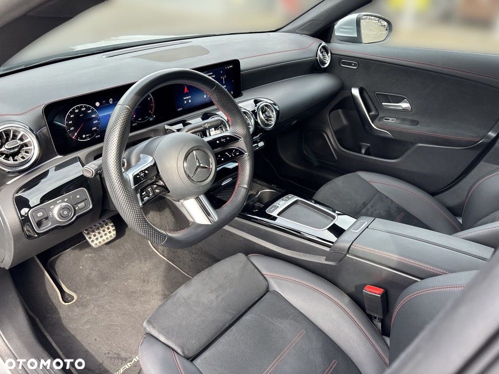 Mercedes-Benz CLA - 15