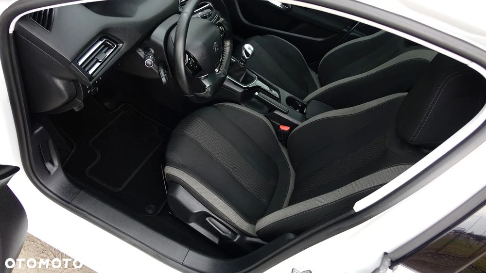 Peugeot 308 - 4