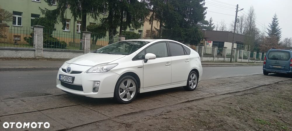 Toyota Prius (Hybrid) Executive - 1