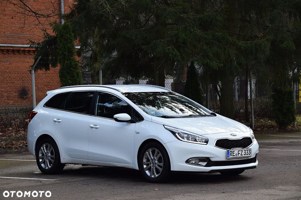 Kia Ceed 1.6 CRDi 128 Fifa World Cup Edition - 15