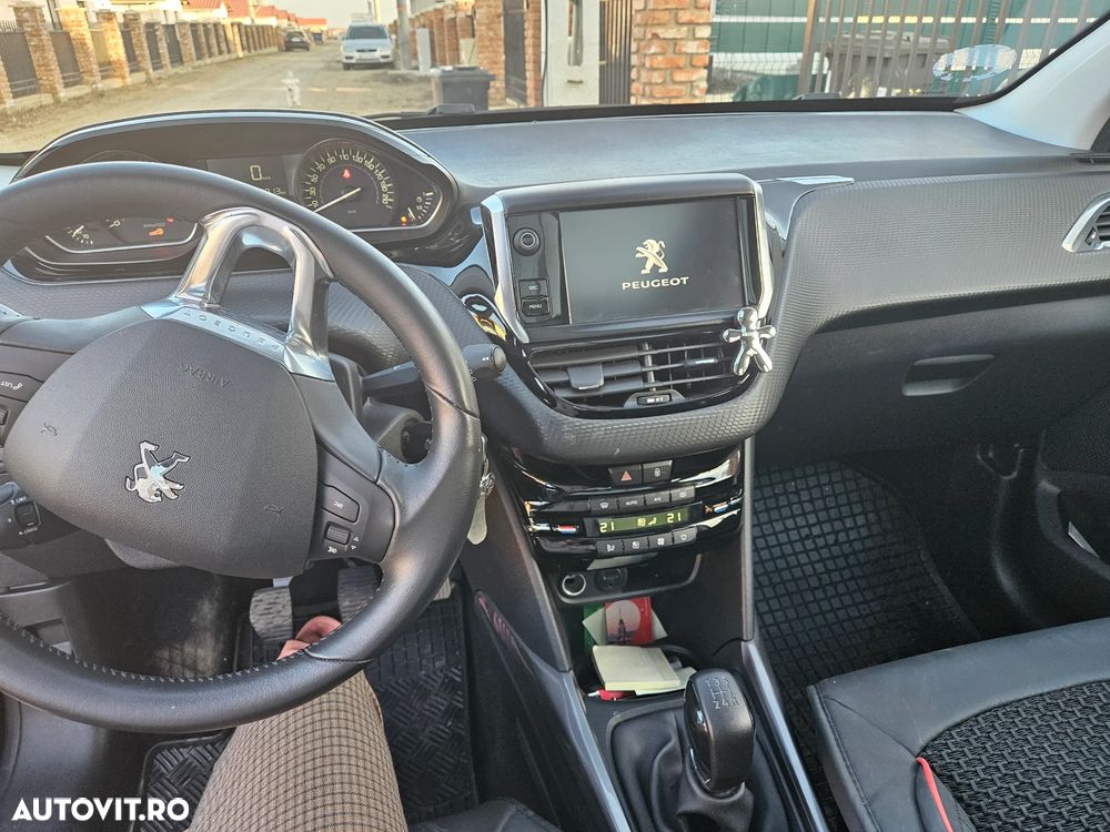 Peugeot 2008 PureTech 82 Style - 3