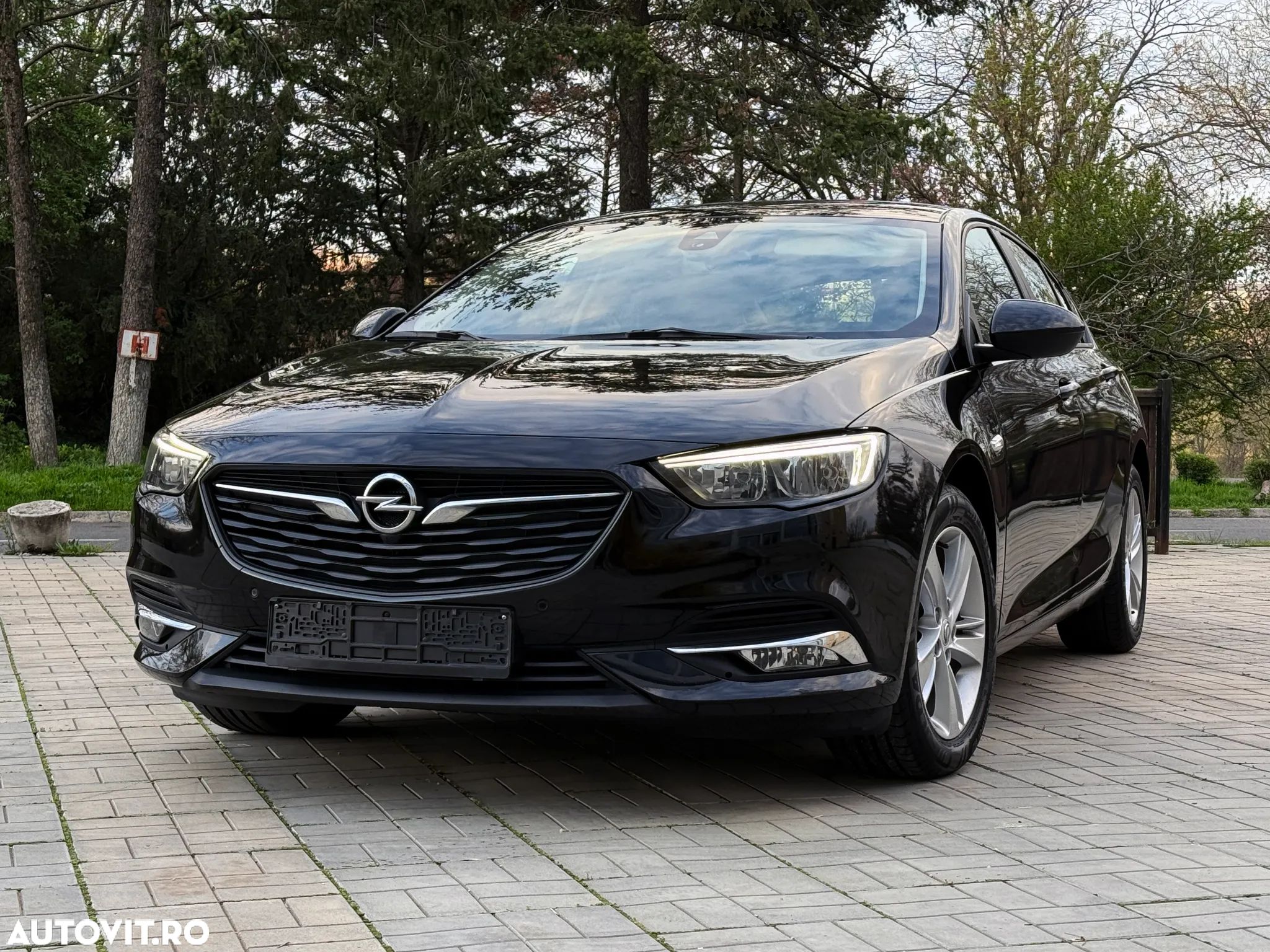 Opel Insignia Grand Sport 1.6 CDTI ecoTEC Start/Stop Edition - 1