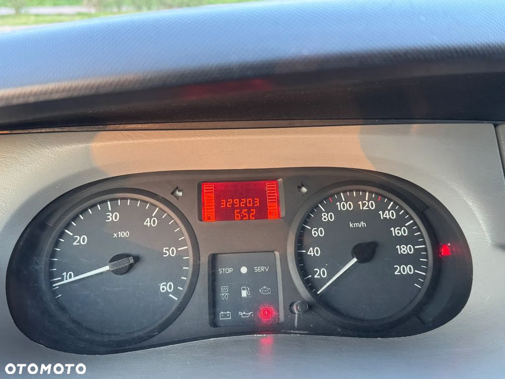 Renault Trafic 2.5 DCI 135 KM - 8