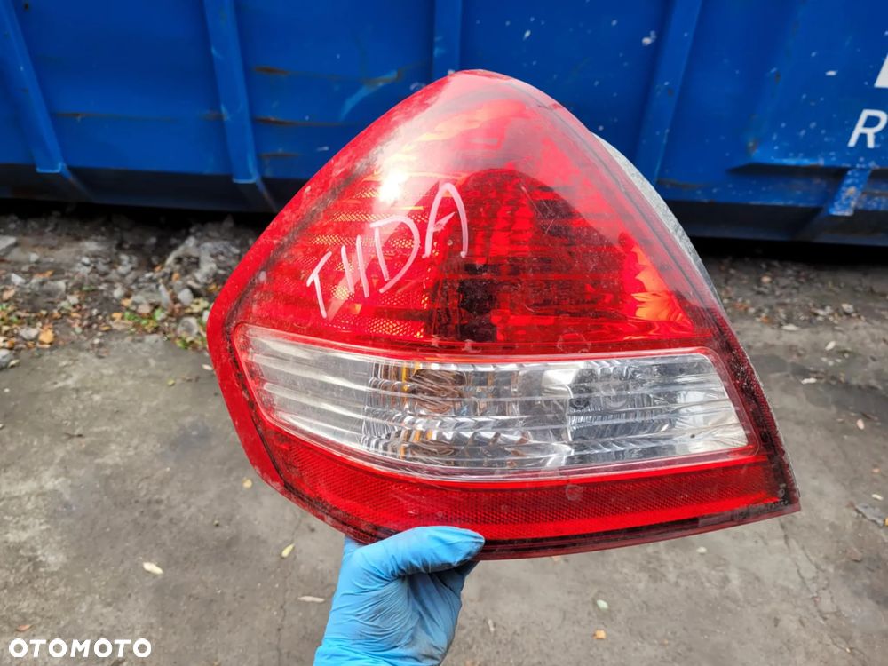 Lampa tylna Nissan Tiida - 1