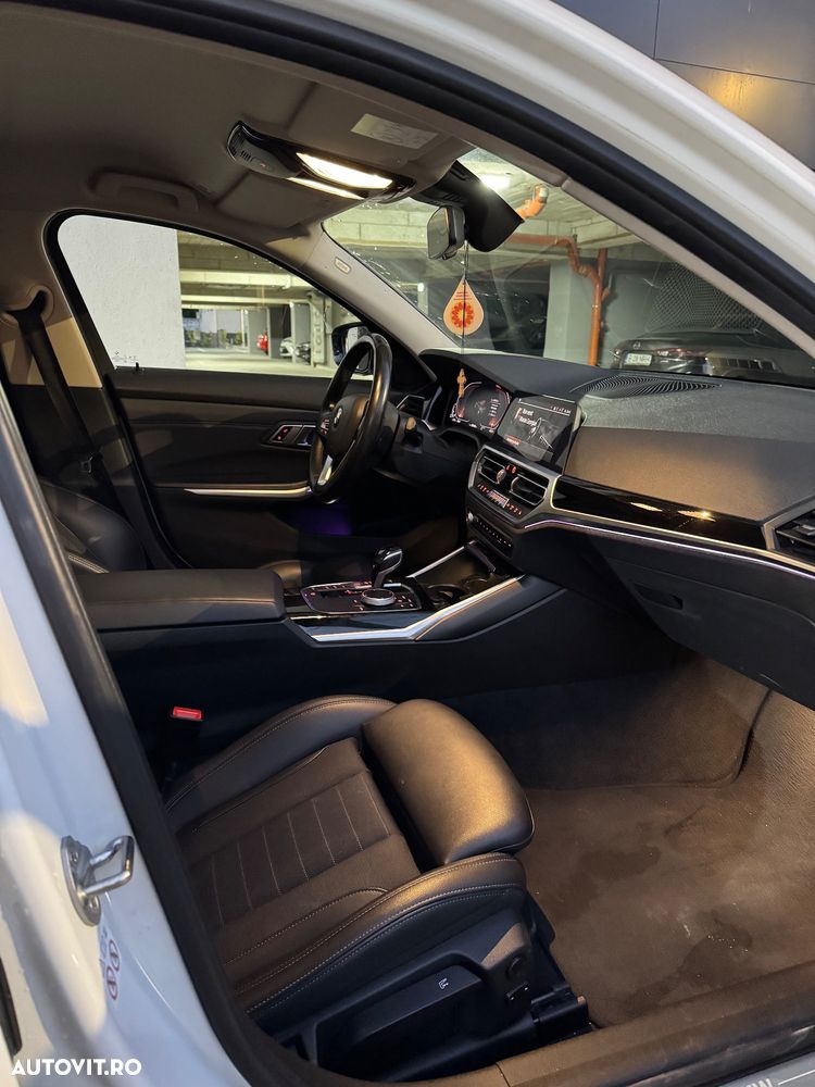 BMW Seria 3 320d Aut. Sport Line - 7