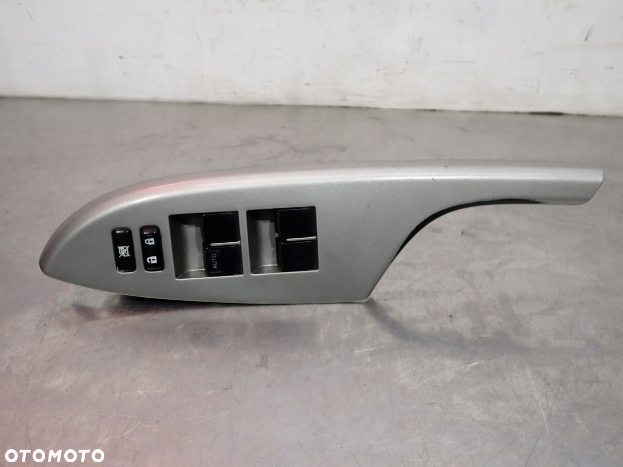 PANEL STEROWANIA SZYB TOYOTA COROLLA E15 - 1