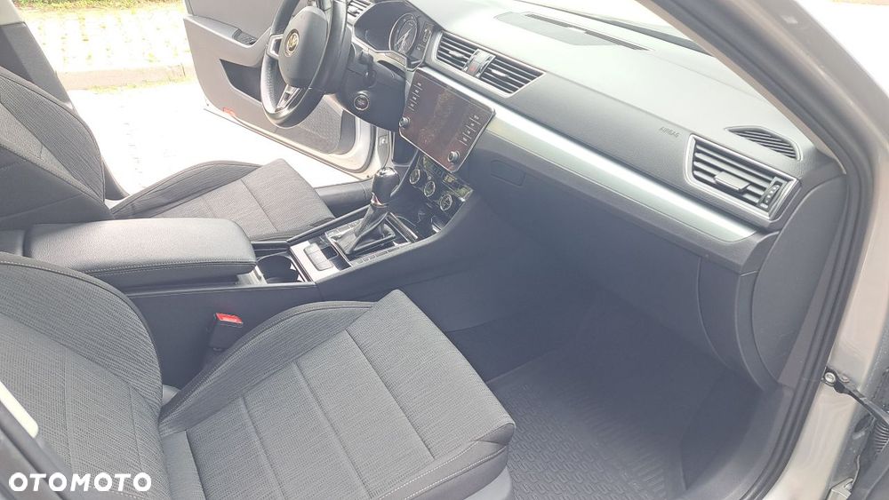 Skoda Superb 2.0 TDI SCR 4x4 Ambition DSG - 14