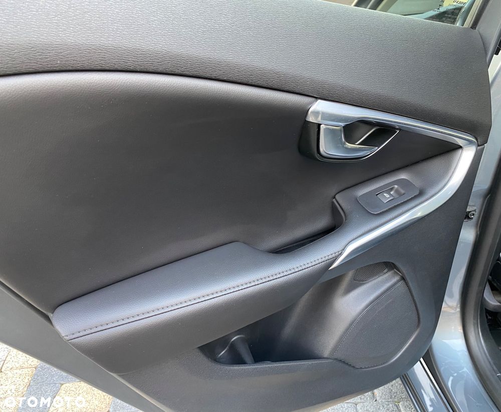 Volvo V40 D2 Momentum - 14