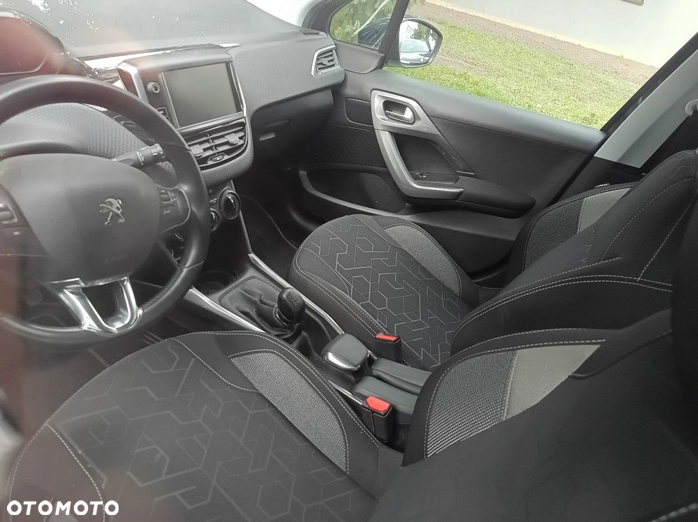 Peugeot 2008 1.2 Pure Tech GPF Active - 9