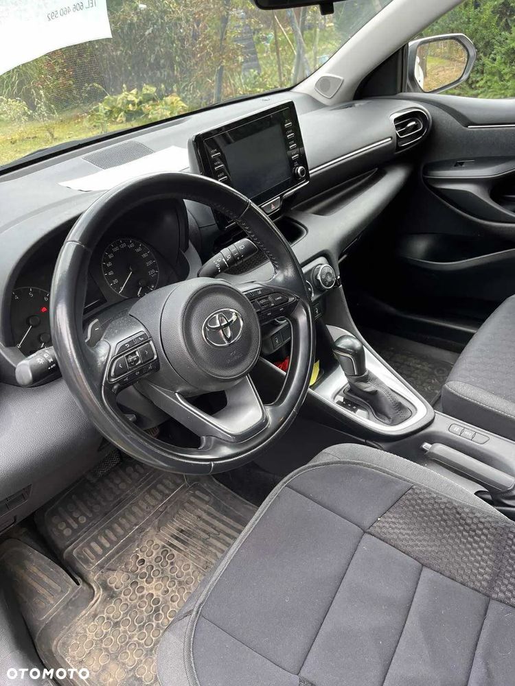 Toyota Yaris 1.5 Comfort CVT - 8