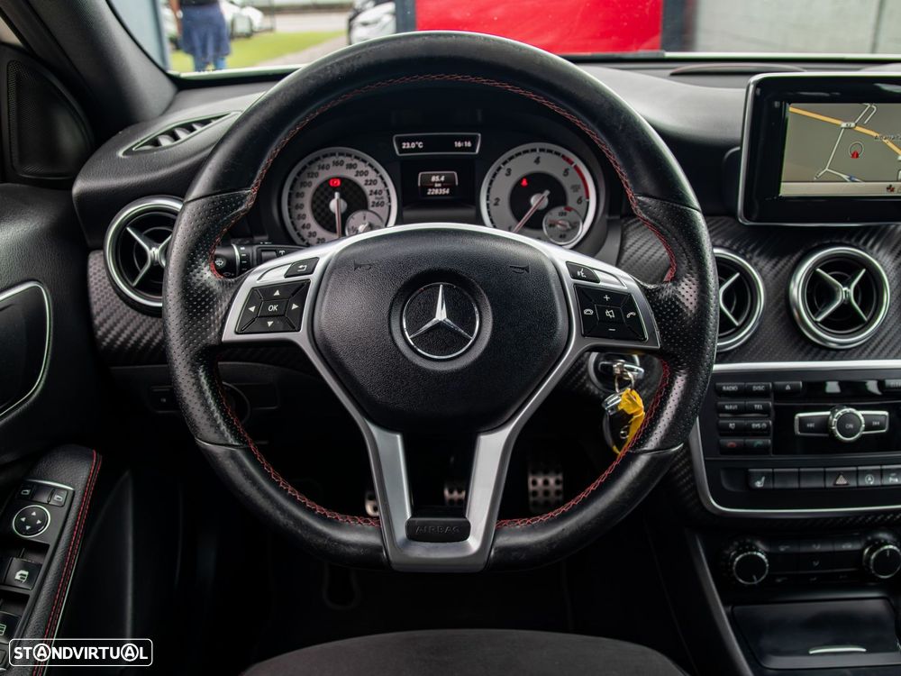 Mercedes-Benz A 180 d AMG Line - 18