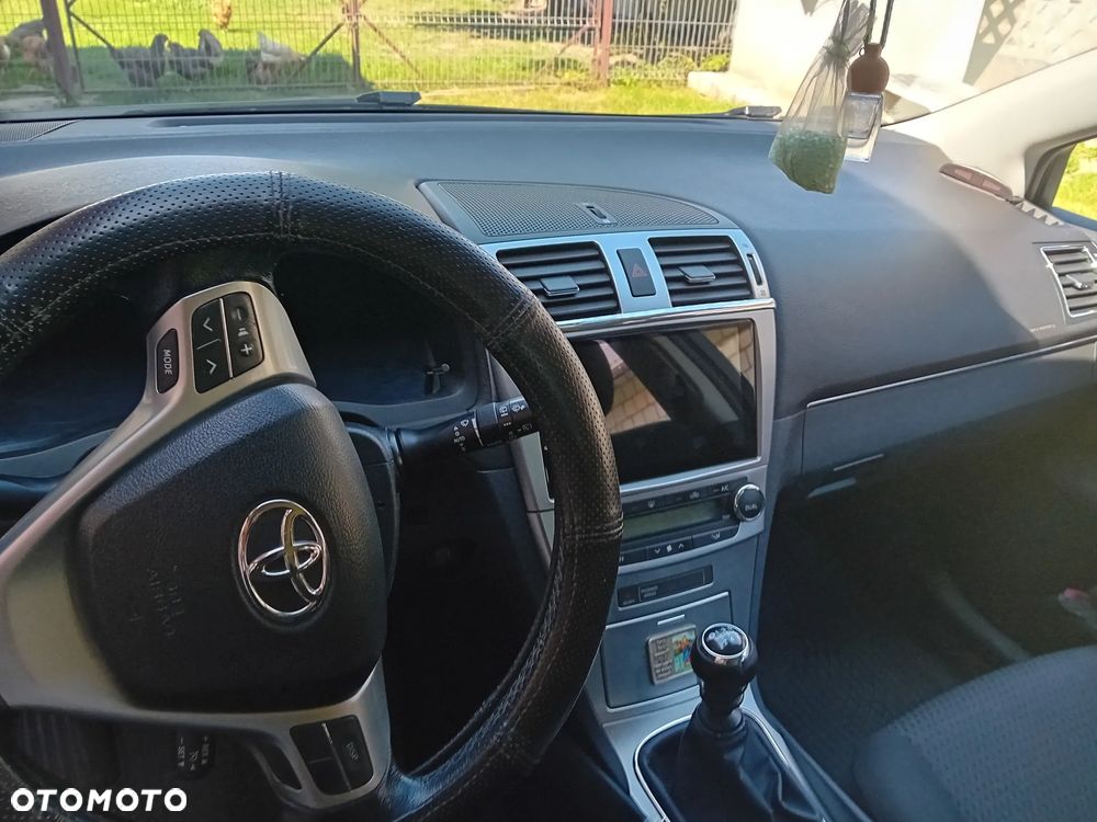 Toyota Avensis 1.8 Luna - 6