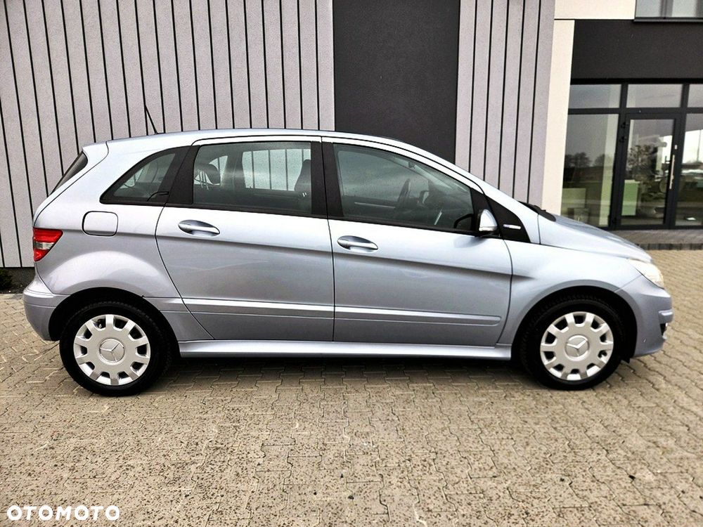 Mercedes-Benz Klasa B 180 BlueEFFICIENCY - 23