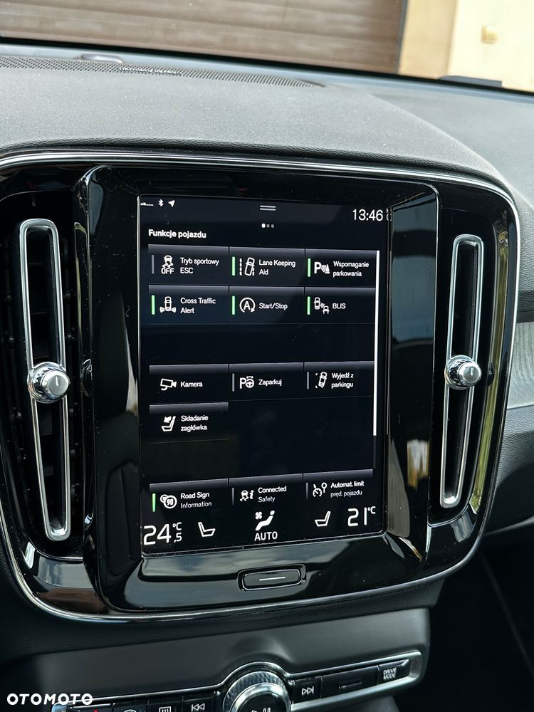 Volvo XC 40 T2 Plus Dark - 34