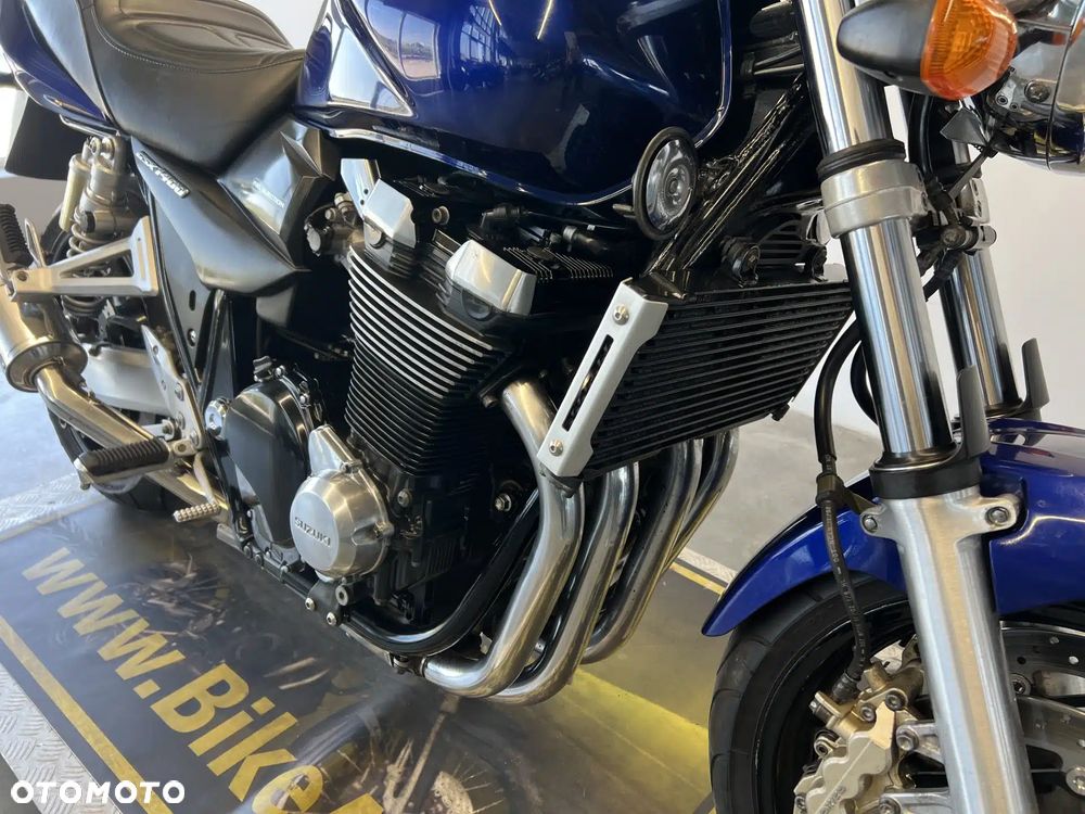 Suzuki GSX - 22