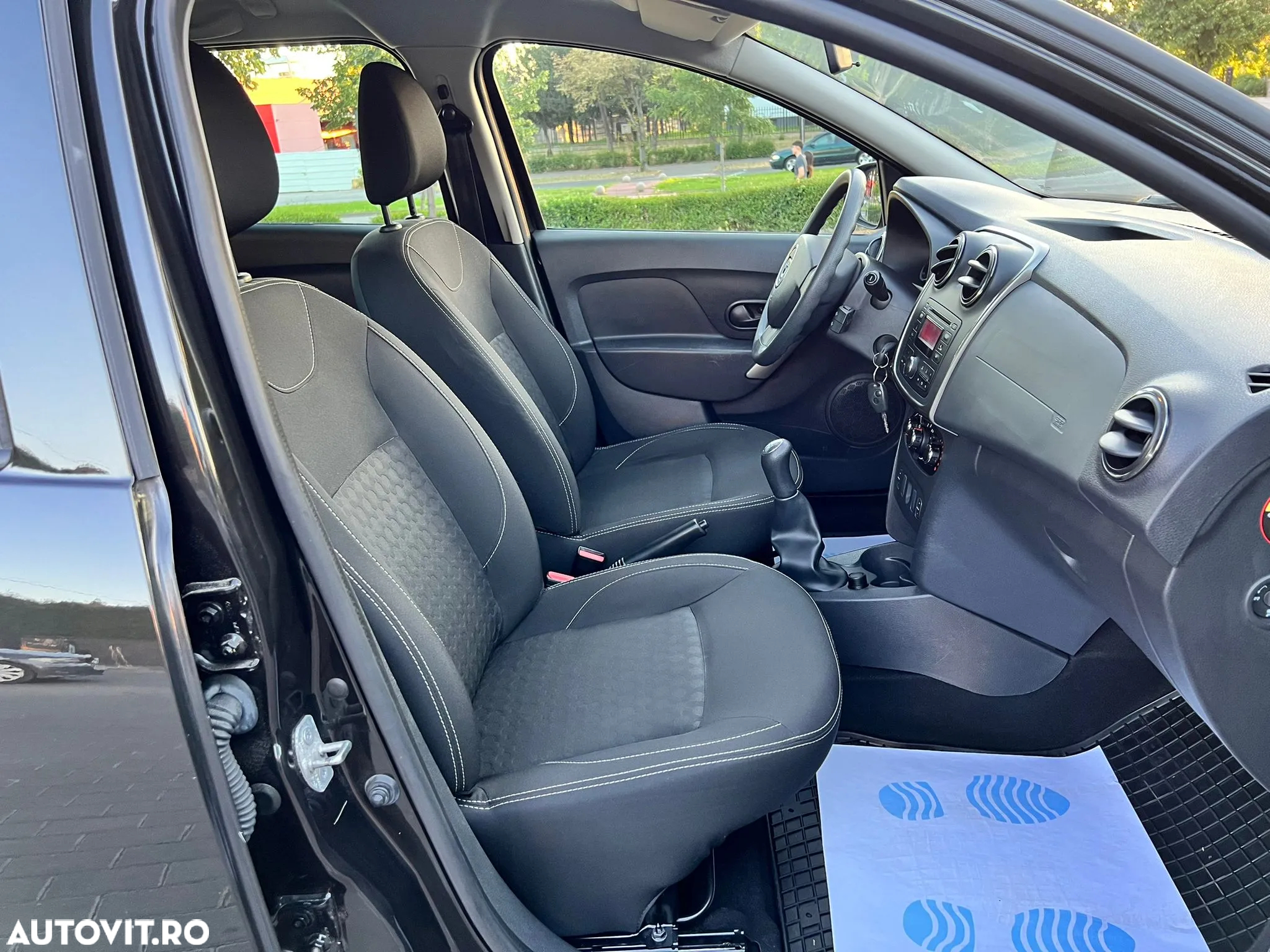 Dacia Logan 0.9 90CP Laureate - 16