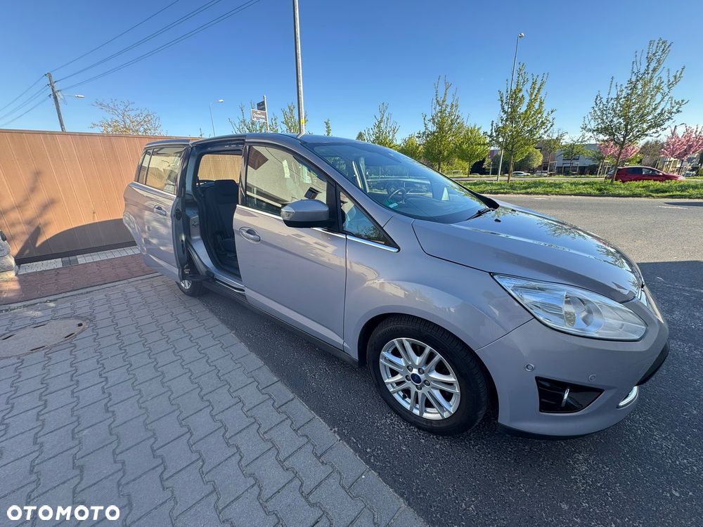 Ford Grand C-MAX - 30