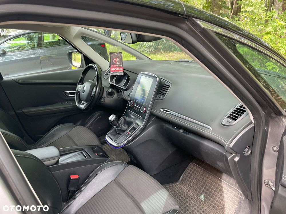Renault Grand Scenic - 19