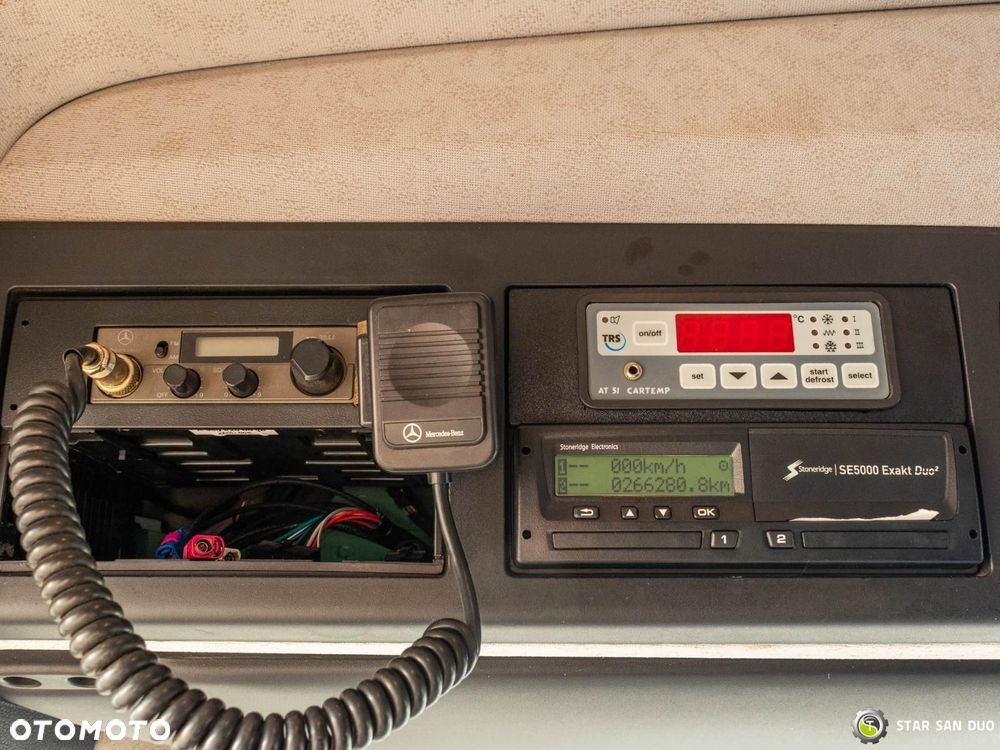 Mercedes-Benz AROCS 1830 4x4 chłodnia kamper - 22