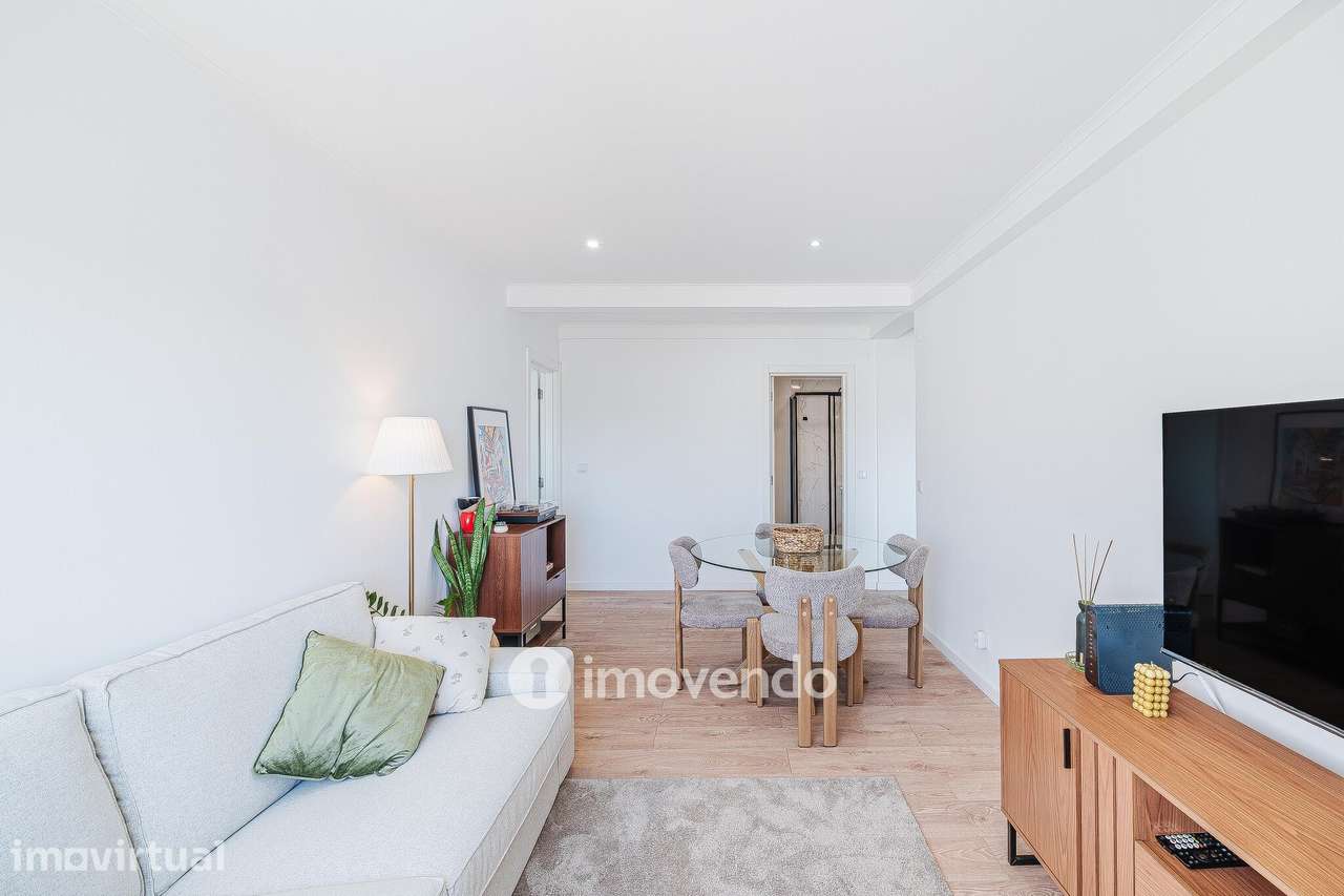 Apartamento T1 totalmente renovado, com luz natural, na Amadora - Grande imagem: 5/36