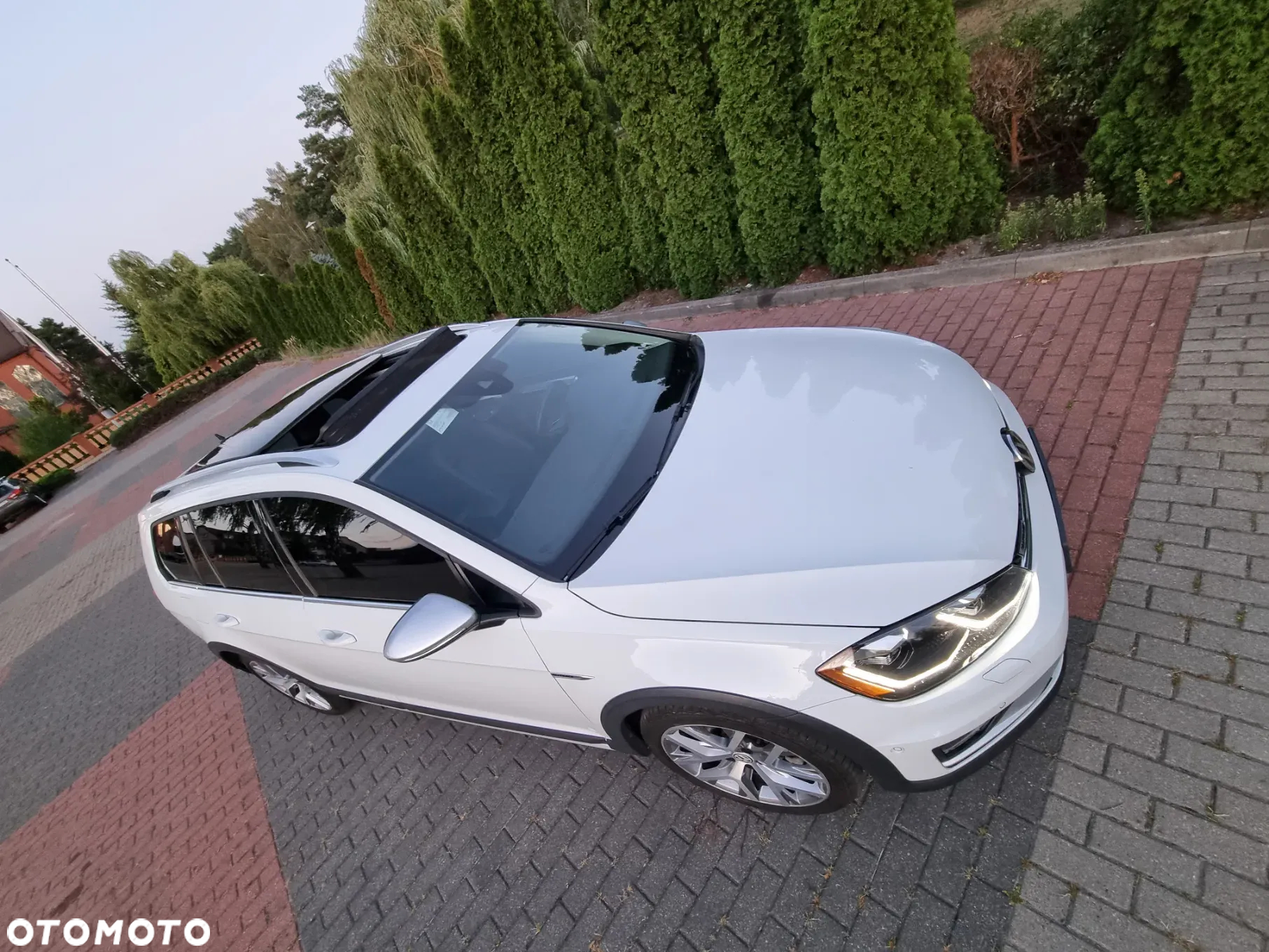 Volkswagen Golf - 2