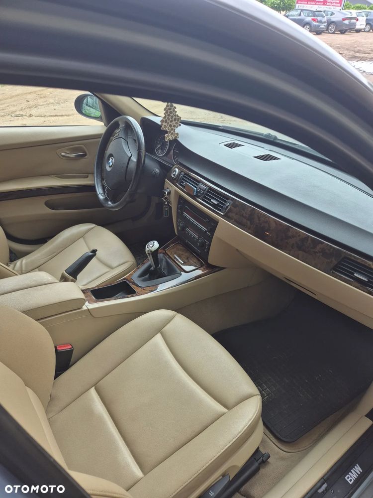 BMW Seria 3 320d - 5