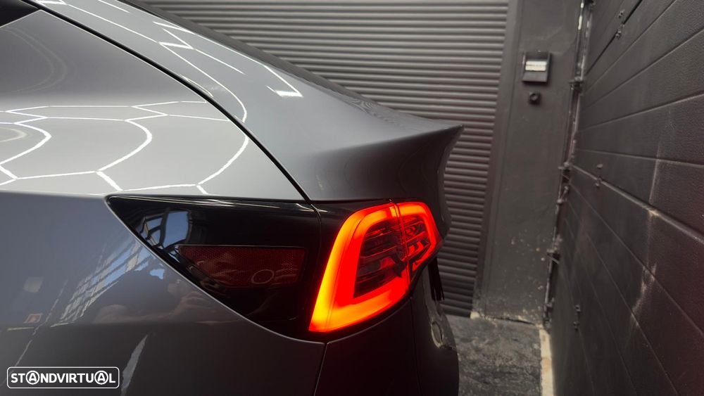 Tesla Model Y Long Range Tração Integral - 16